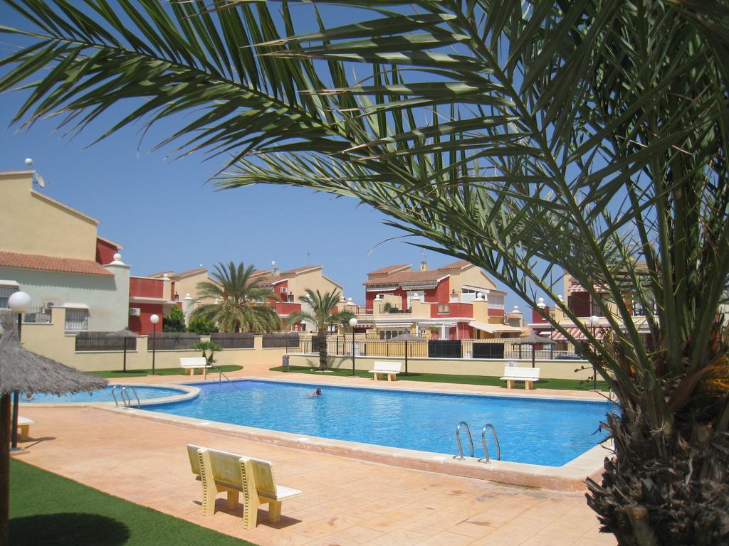 Bungalow Altos De La Bahia Торевьиа Номер фото