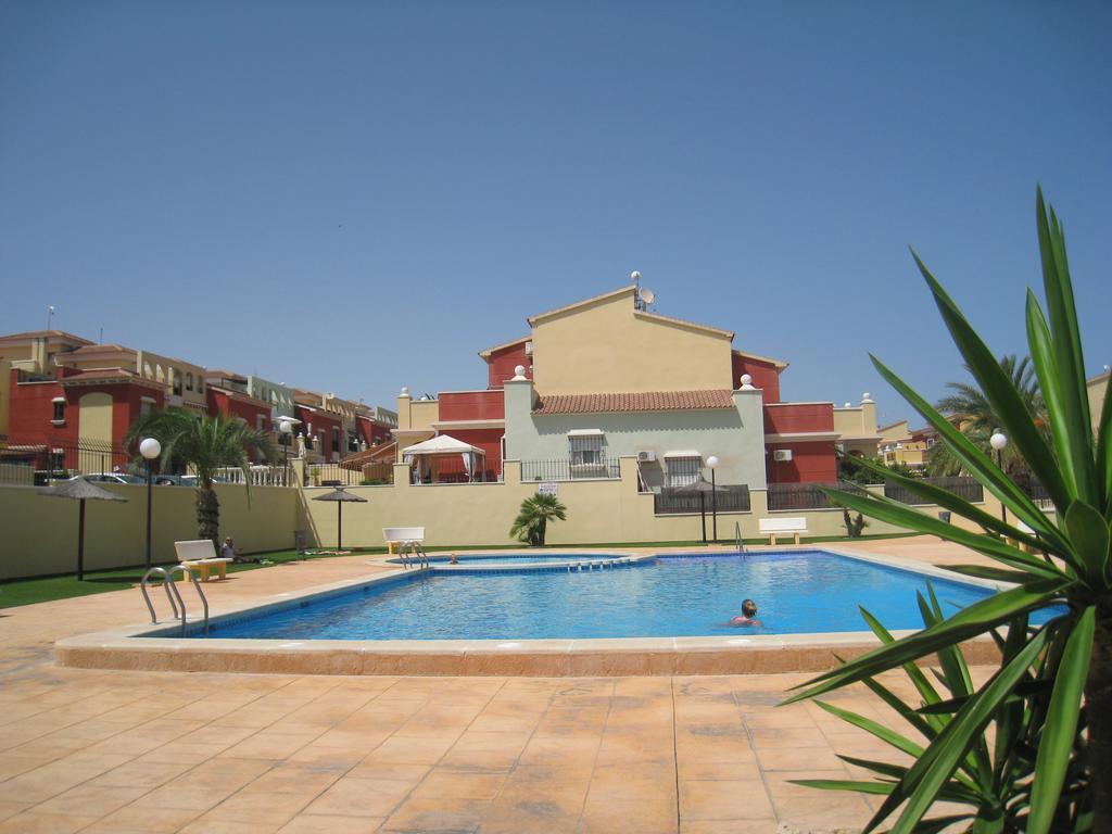 Bungalow Altos De La Bahia Торевьиа Номер фото