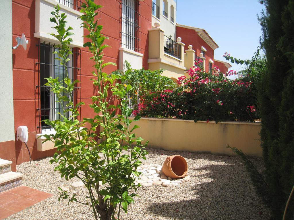 Bungalow Altos De La Bahia Торевьиа Номер фото